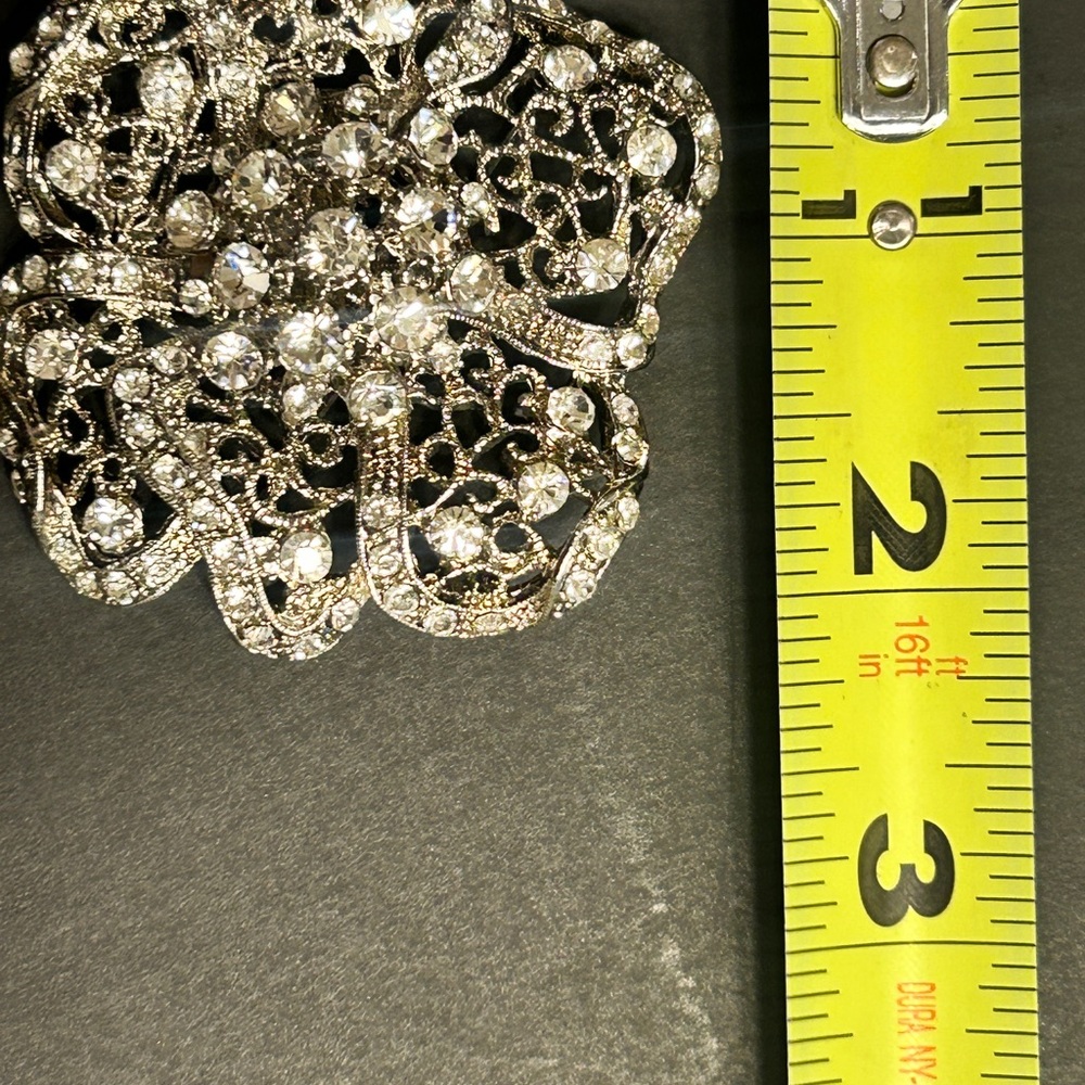 Vintage Style Rhinestone Brooch - Picture 4 of 4